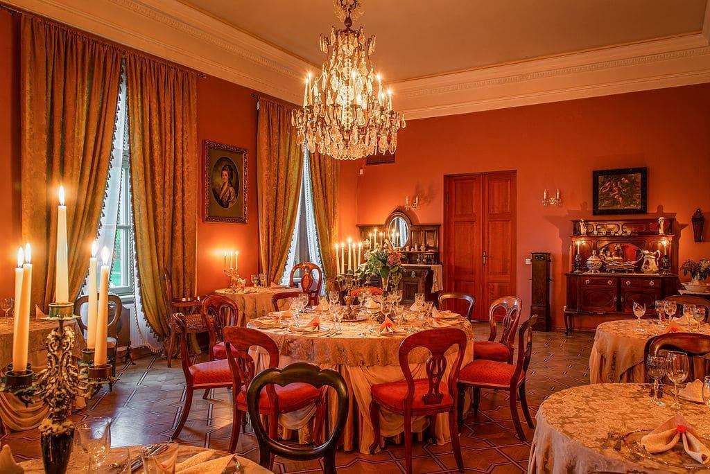 Vakarienė Pakruojo dvaro rūmų restorane